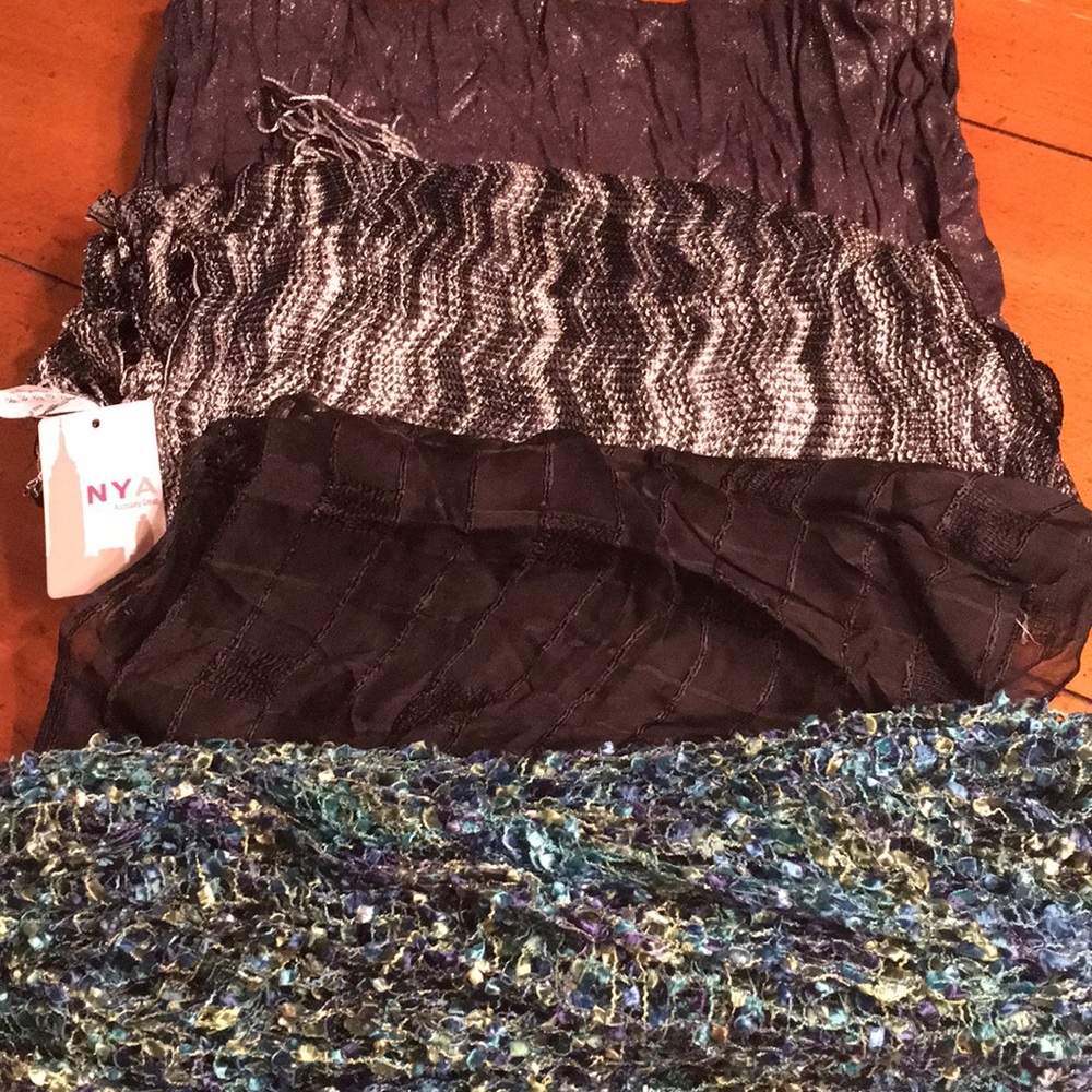 Set of scarfs